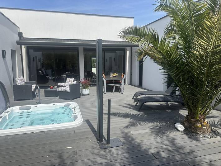 Maison de vacances pour 4 personnes, avec jacuzzi ainsi que terrasse et jardin à Malestroit
