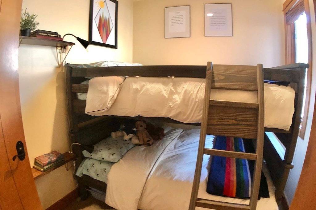 Ganze Wohnung, Stellare Lage! Schritte zum Ski Access @ Base von Lift 10 & 1, Kamin, Endgerät mit Deck & Mtn Views! in Mountain Village, Telluride Ski Resort