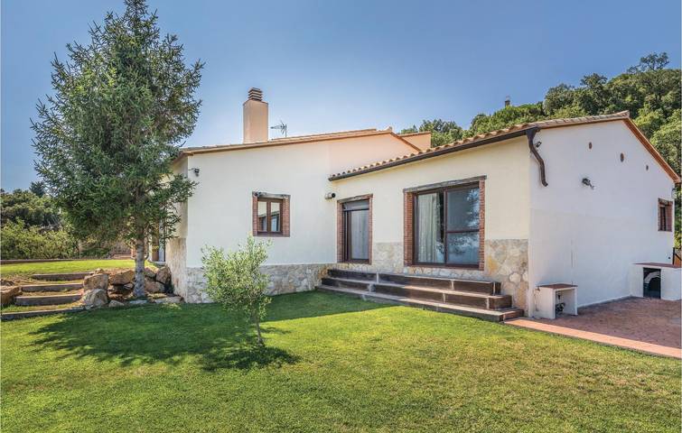 Sea View Apartment with Pool & Parking in Santa Cristina d'Aro, Costa Brava