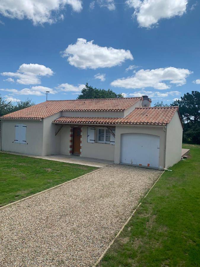 Location de vacances pour 6 personnes, avec Terrasse et Jardin à La Chapelle-Hermier