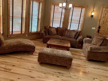 Log Cabin for 8 Guests in McCall, Valley County, Picture 2
