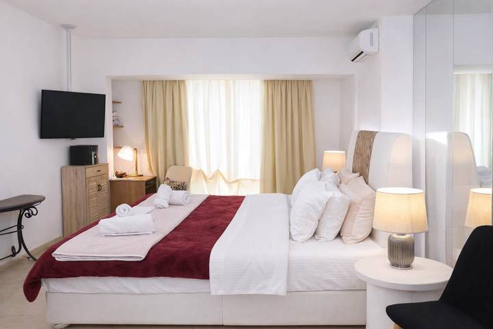 Gîte pour 2 personnes, avec balcon/terrasse dans Sitía