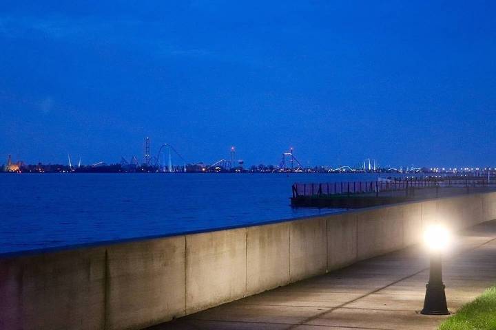 Vacation rental for 8 people, with hot tub and pool as well as balcony in Sandusky