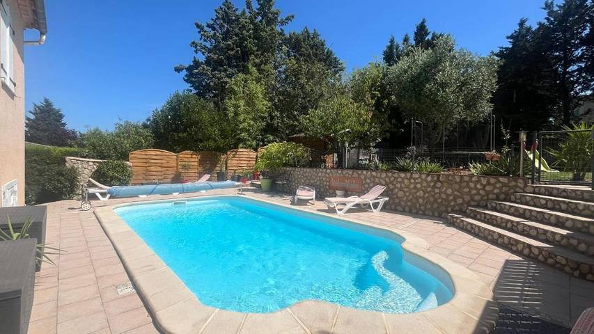 Location de vacances pour 5 personnes, avec piscine et jardin, animaux acceptés à Pennautier