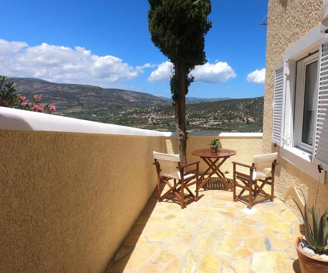 Ganze Wohnung, Deluxe Studio with Terrace and Sea View in Ermioni, Argolis