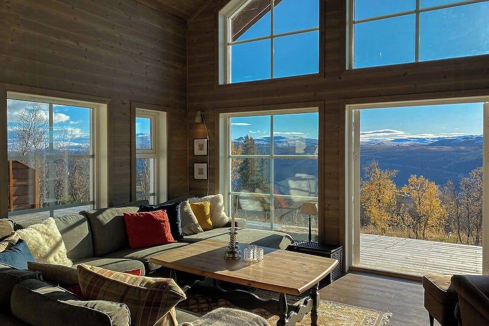 Traditionelle Hütte mit Blick auf die Hardangervidda in Uvdal, Nore og Uvdal