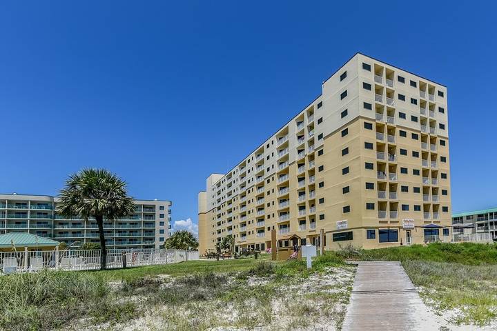 Vacation rental for 4 people, with sauna and pool as well as balcony in Fort Morgan