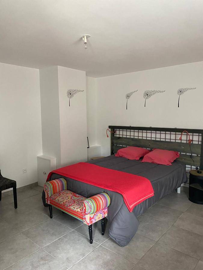 Gîte pour 6 personnes, avec terrasse et vue à Saint-Rome-de-Cernon - 2