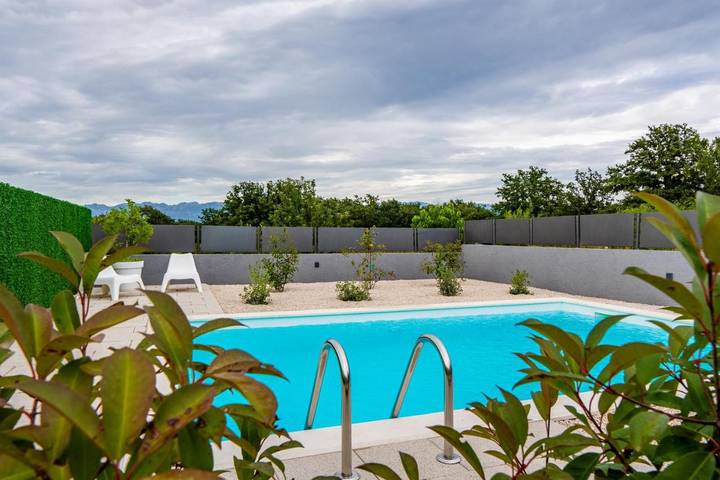 Ferienhaus für 5 Personen, mit Garten und Ausblick sowie Pool