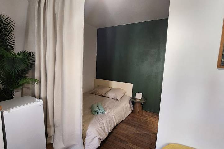 Ganze Wohnung, L'Alcôve Verte - Renovated Studio, Private Entrance in Autun, Autun und Umgebung