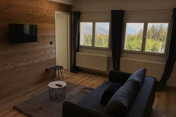 Gîte pour 6 personnes, avec jardin et balcon à Sarcenas