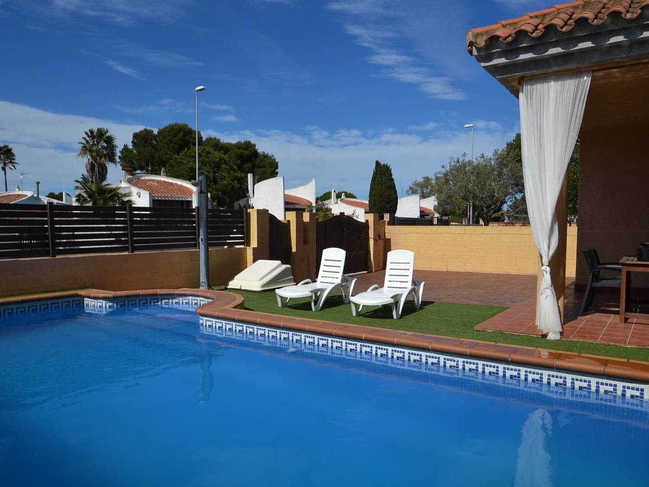 Casa Buda avec la piscine privée in Riumar, Delta de l'Ebre