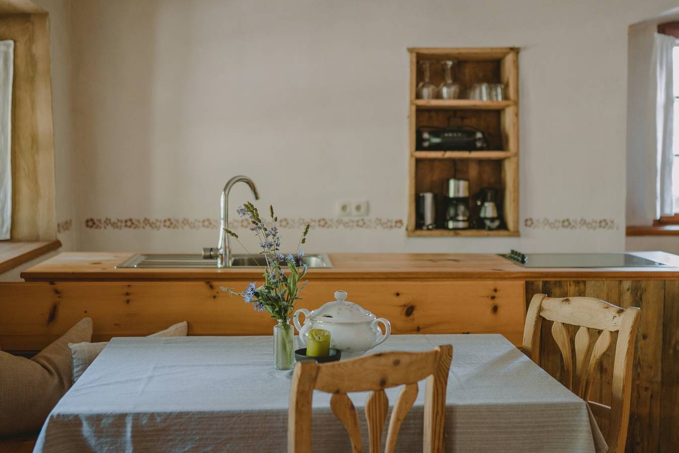 Entire apartment, Holiday Apartment 'Hof Neuhaus Platzerer Jöchl' with Mountain View, Garden & Wi-Fi in Platzers, Tisens