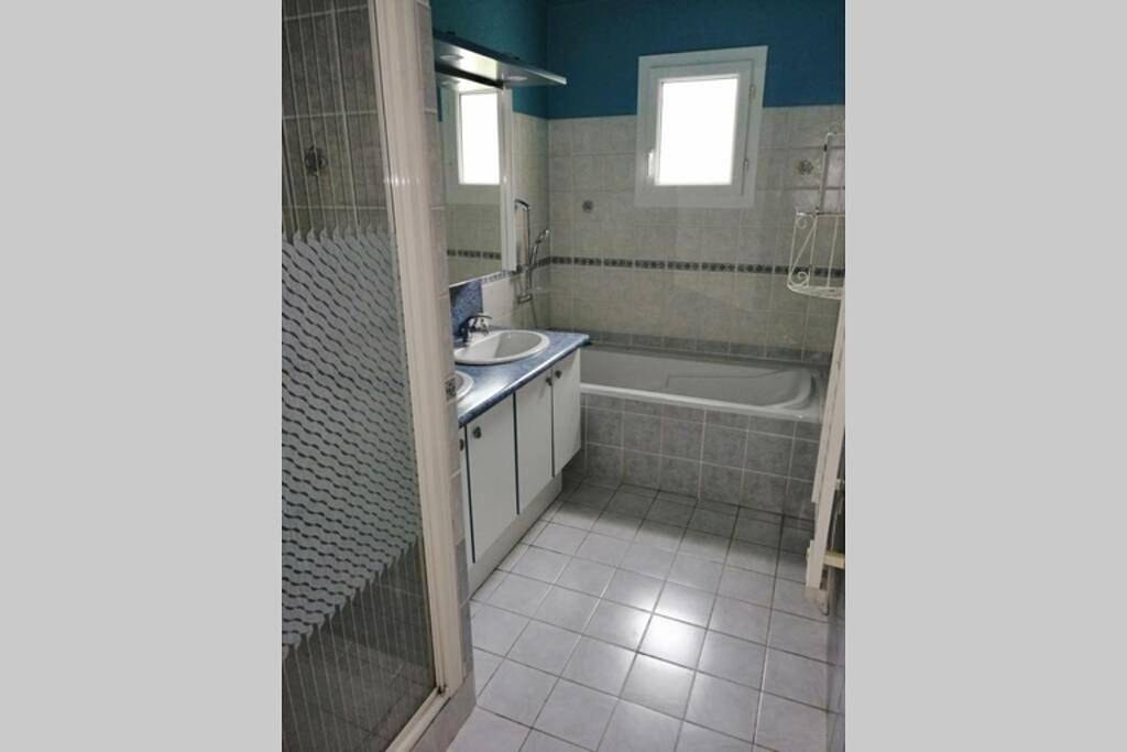 Three-Bedroom House in Vendeuvre-du-Poitou, Vienne (France)