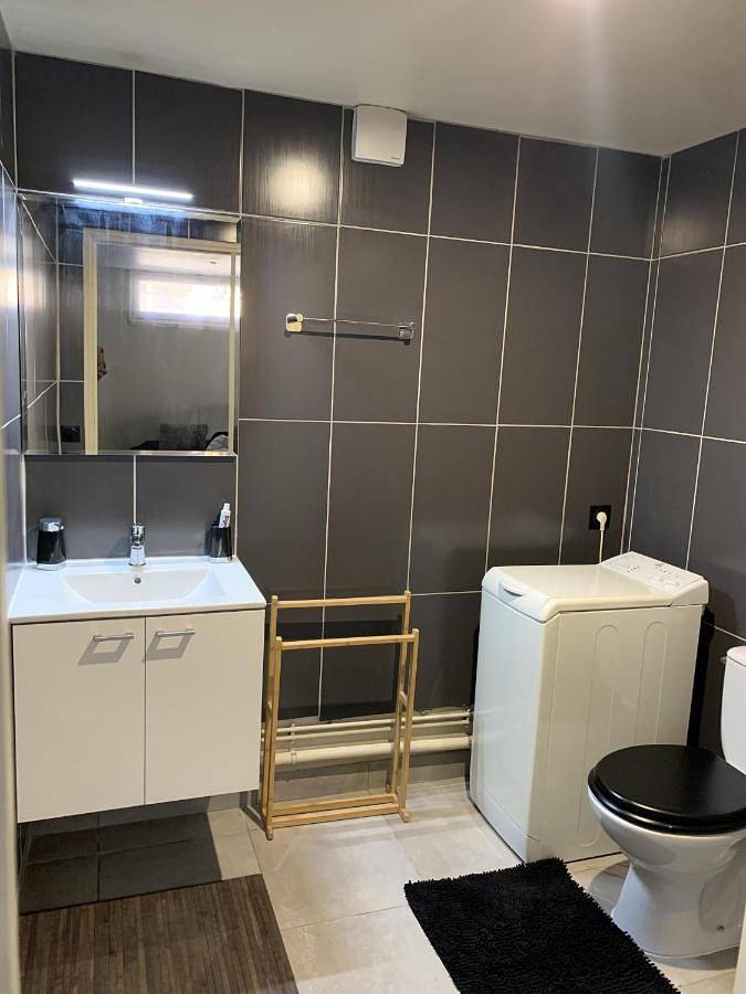 Appartement entier, Deluxe One-Bedroom Apartment with Garden View in Goussainville, Val-d'Oise