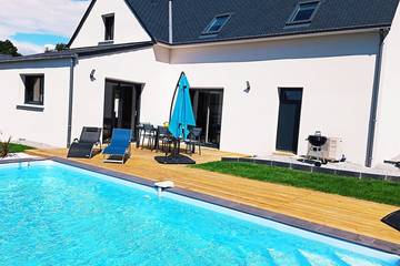 Gîte pour 8 personnes, avec jardin et terrasse à Le Hézo