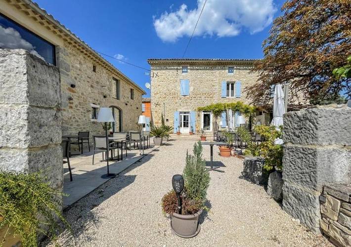 Chambre d’hôte pour 2 personnes, avec Terrasse et Jardin ainsi que Piscine et Sauna