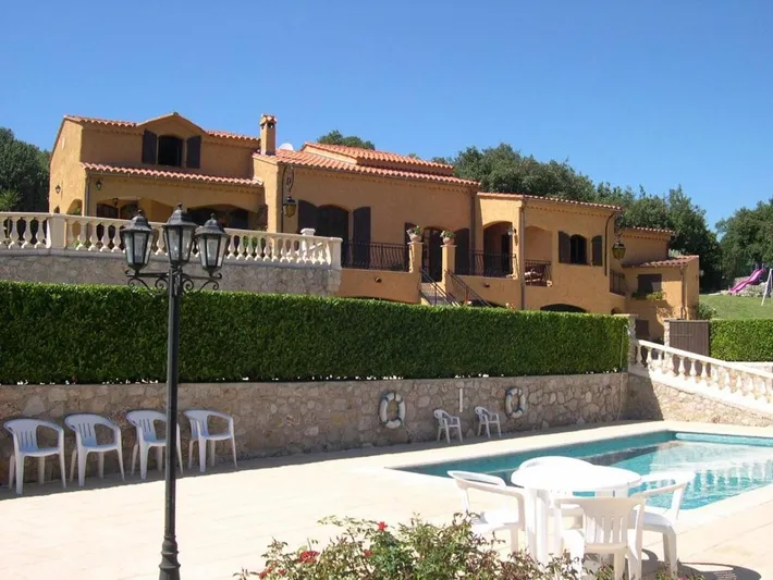 Villa pour 7 personnes, avec piscine ainsi que jacuzzi et jardin - 1