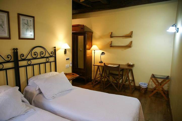 Hotel para 2 personas, con jacuzzi y jardín en Pirineo Navarro - 2