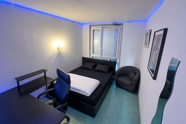 Apartamento entero, King size Bed Rooms in a shared apartment 5 min Metro Paris/Orly in Villejuif, Valle del Marne
