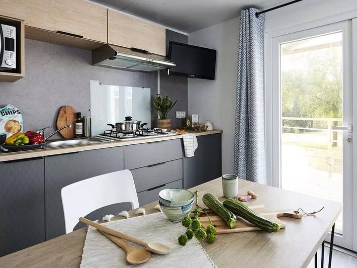 Camping La Clairière - Mobilhome 4 personnes - Premium+ 3 Pièces 4 Personnes Climatisé + Tv in Saint-Paul-en-Born, Côte d’Argent