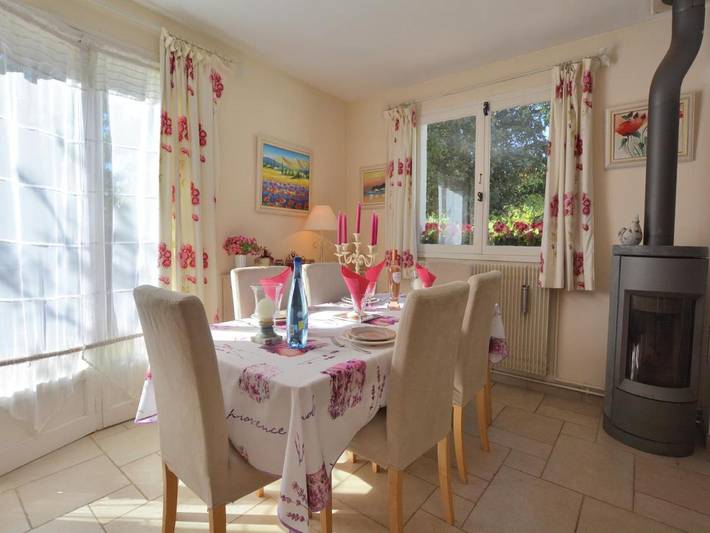 Location de vacances pour 6 personnes, avec jardin ainsi que balcon et piscine à Garéoult - 4