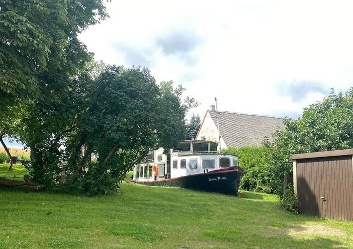 Ferienwohnung für 3 Personen, mit Terrasse und Garten in Laage