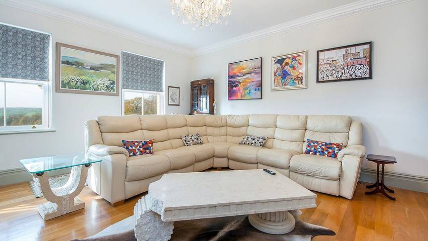 Holiday rental for 24 people, with pool and garden in the United Kingdom