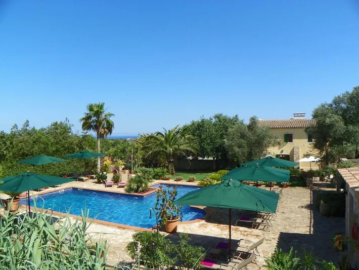Casa de familia para 2 personas, con jacuzzi y piscina para niños además de jardín y piscina - 1