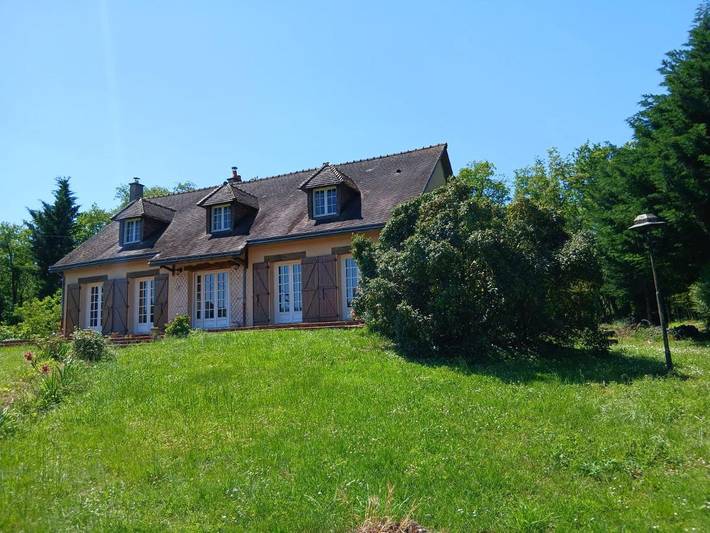 Location de vacances pour 8 personnes, avec vue et jardin à Berrie