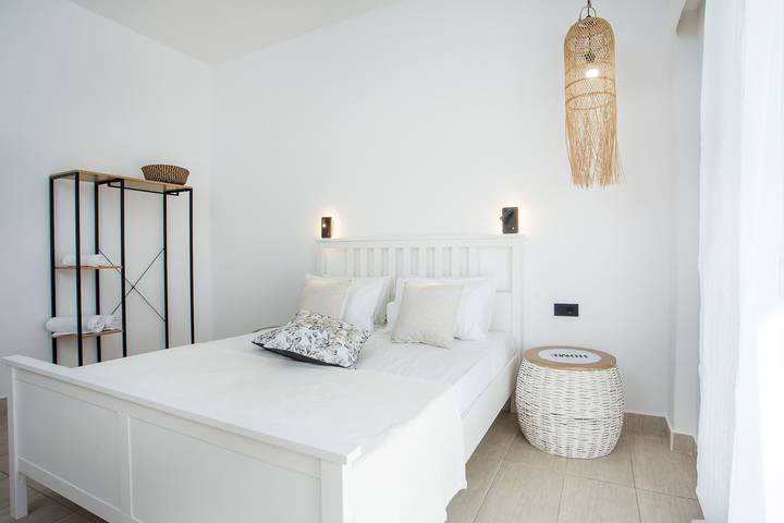 Gîte pour 2 personnes, avec jardin ainsi que piscine et terrasse à Faliráki - 3