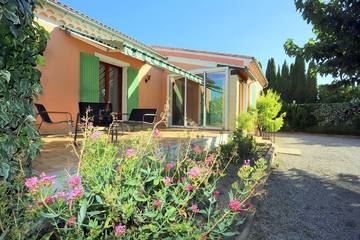 Location de vacances pour 5 personnes dans Office de Tourisme de Pernes les Fontaines