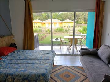 Gîte pour 2 personnes, avec piscine ainsi que jardin et bassin pour enfant dans Plage de Folle Anse