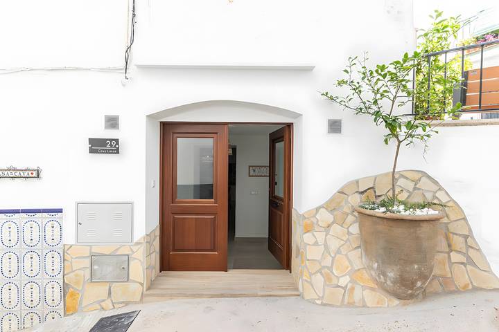 Holiday Home 'Limon' with Private Terrace, Wi-Fi and Air Conditioning in Cómpeta, Cordillera Penibética