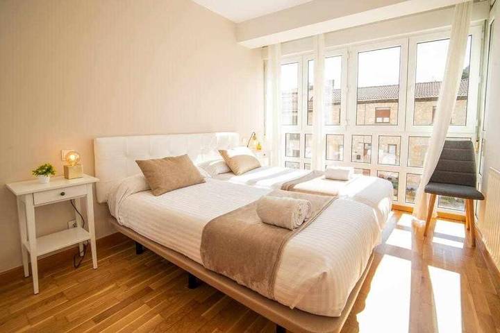 Casa de vacaciones para 8 personas, con jardín y balcón en Alfoz de Burgos - 2