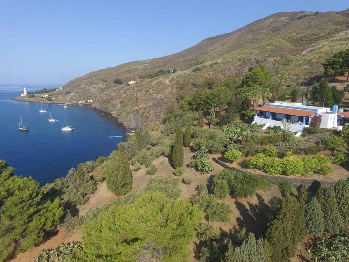 Villa per 7 persone, con panorama e giardino nonché balcone alle Isole Eolie
