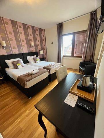 Hôtel pour 2 personnes, avec Terrasse à Divonne-les-Bains - 4