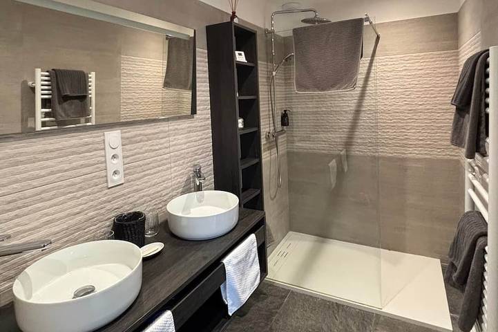 Chambre d’hôte pour 2 personnes, avec piscine à La Garde-Adhémar - 4