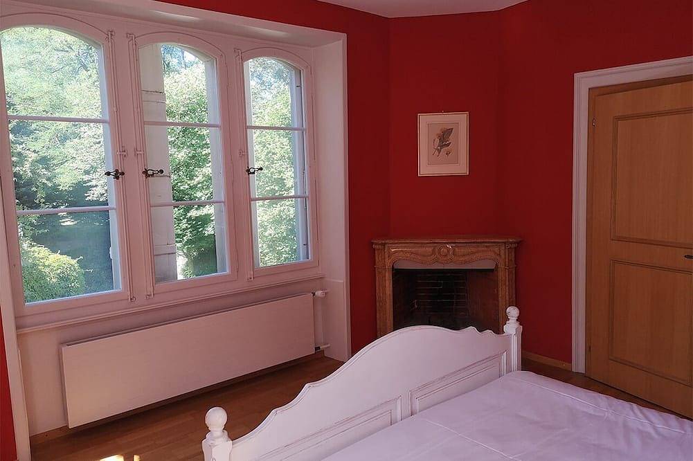 Historic Chateau Provides a Beautiful Wedding Venue in the Swiss Countryside in Cressier (FR), Lac de Morat & Estavayer-le-Lac Région