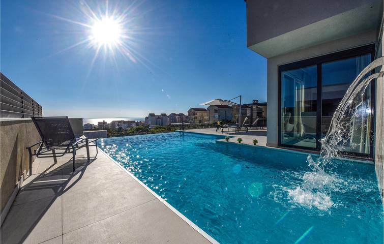 Location de vacances pour 8 personnes, avec Terrasse à Gajac