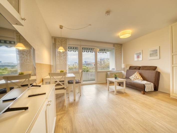 Ferienwohnung für 2 Personen, mit Ausblick und Balkon sowie Seeblick, kinderfreundlich am Steinwarder