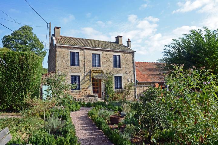 Gîte pour 4 personnes, avec Jacuzzi et Piscine à Arfeuilles