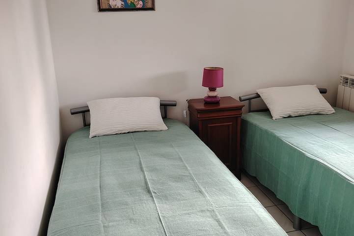 Gîte pour 4 personnes, avec terrasse et jardin à La Crau - 2