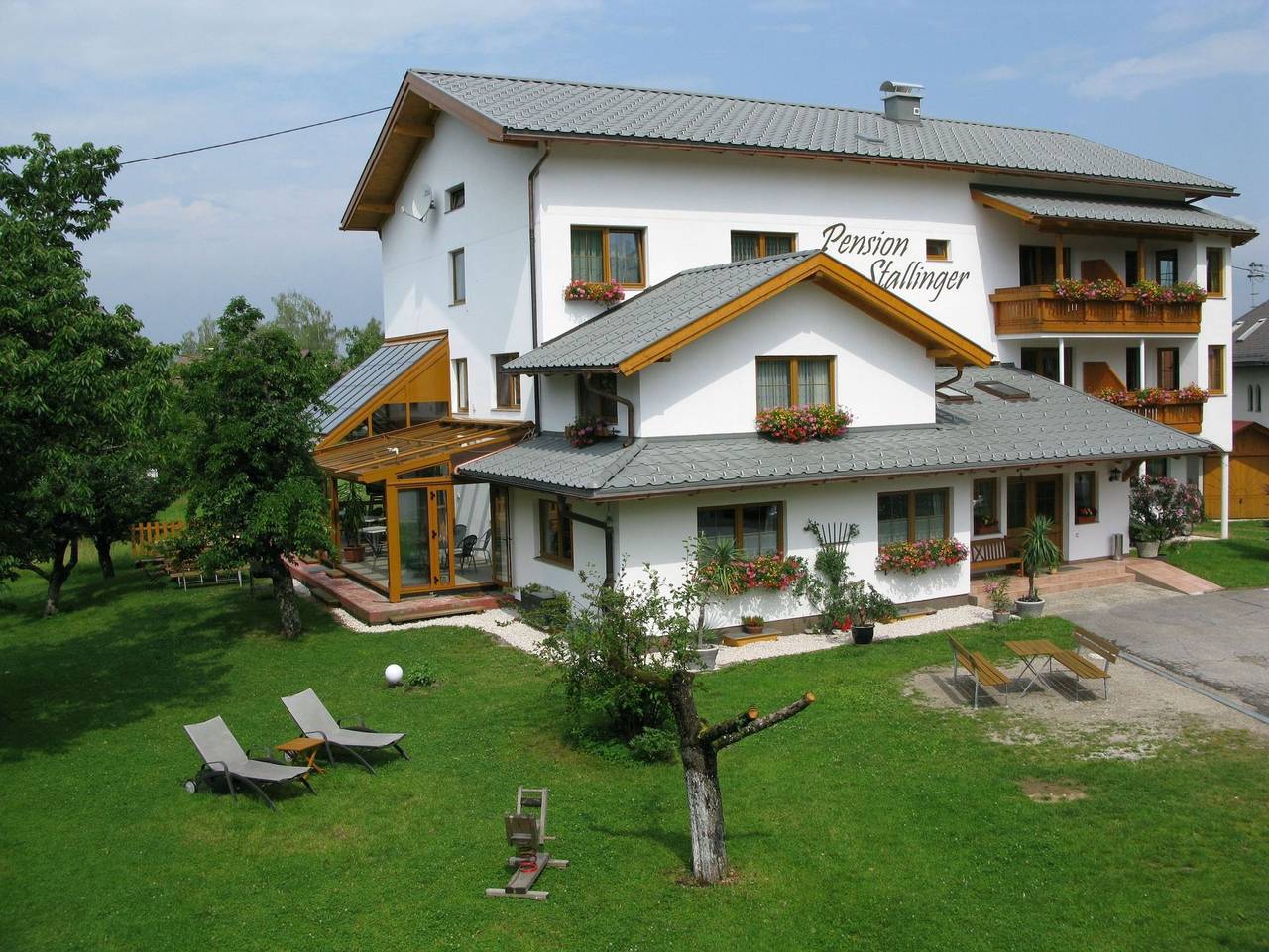 Pension Stallinger in Weyregg am Attersee, Bezirk Vöcklabruck