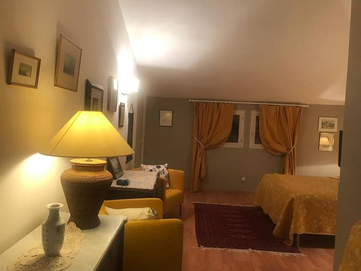 Location de vacances pour 2 personnes, avec piscine et vue ainsi que terrasse et jardin à Saint-Siffret - 4