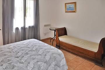 Location De Vacances pour 5 Personnes dans Pernes-les-Fontaines, Provence, Photo 2