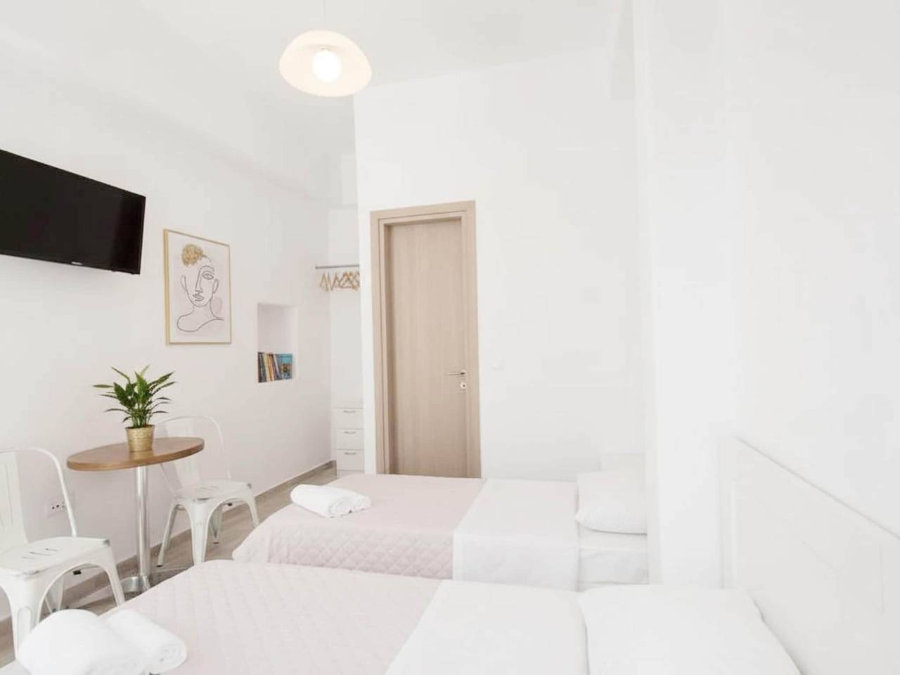 Entire apartment, Residence Right in Mykonos Center in Mykonos