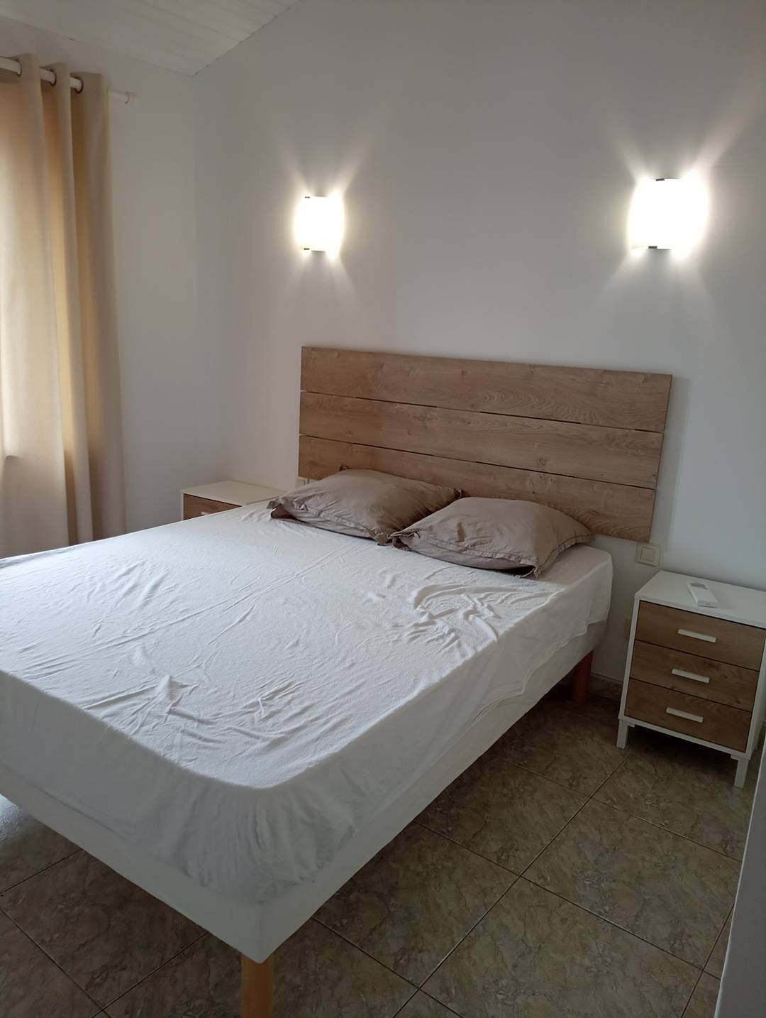 Air-conditioned village house with terrace in a peaceful setting 8 pax in Canet-en-Roussillon, Côte d'Améthyste