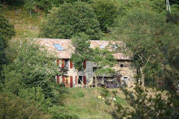 Gîte pour 10 personnes, avec jardin et terrasse à Cros-de-Géorand