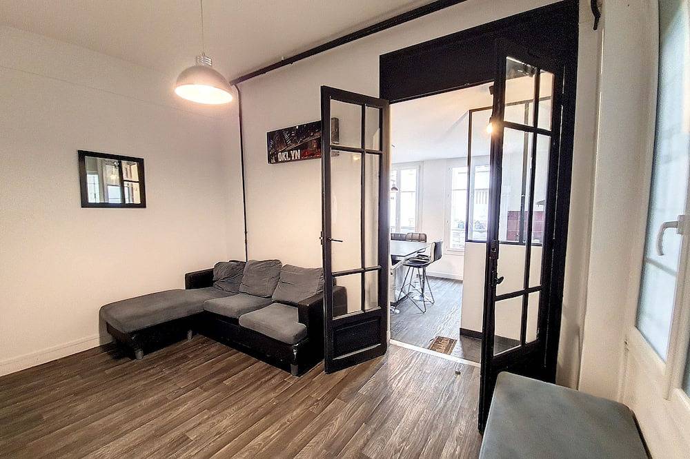 Apartamento entero, Tres mignon appartement Toutes commodités et metro a 2 mn et du Rer  in Vincennes, Valle del Marne